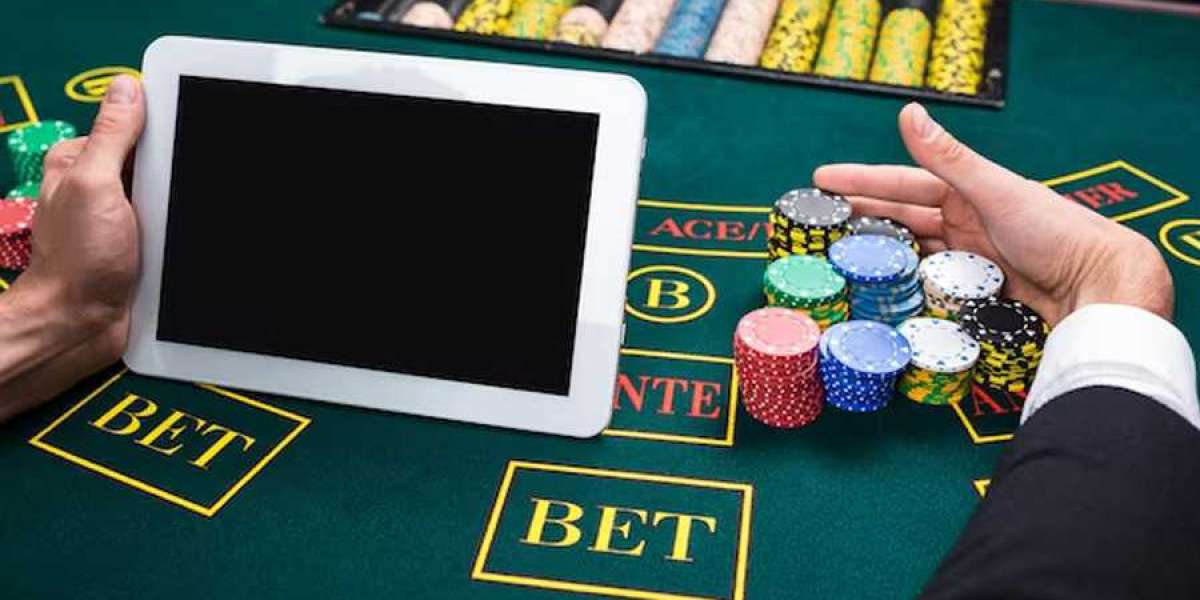 Play for money or in demo mode: what should online casino visitors choose?