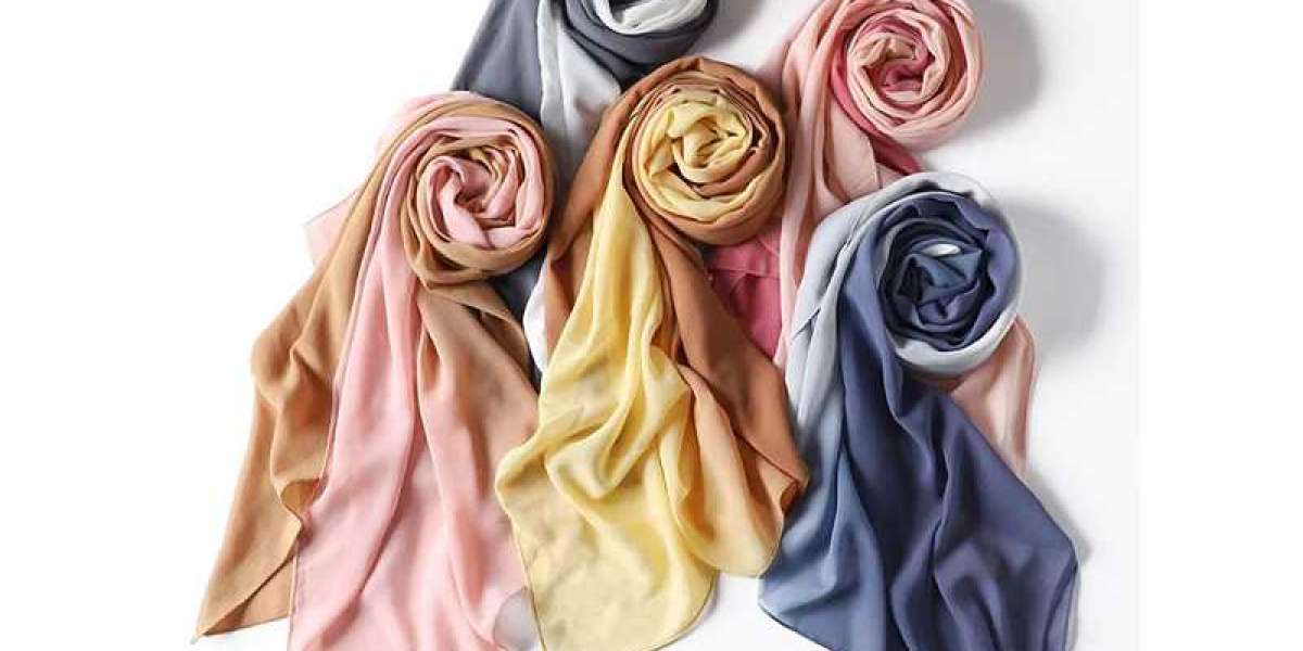 Hijabs and Scarves: A Guide to Effortlessly Stylish Looks in 2024