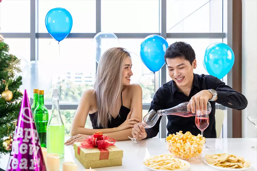 9 Birthday Celebration Places In Delhi For Couples - SKY Lounge
